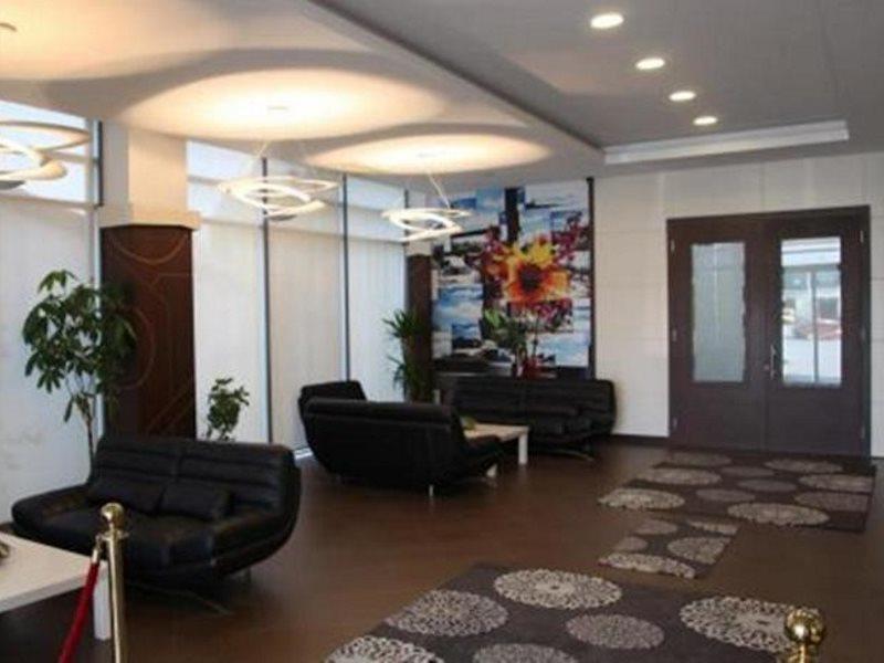 Amazona Hotel Pristina Exterior foto