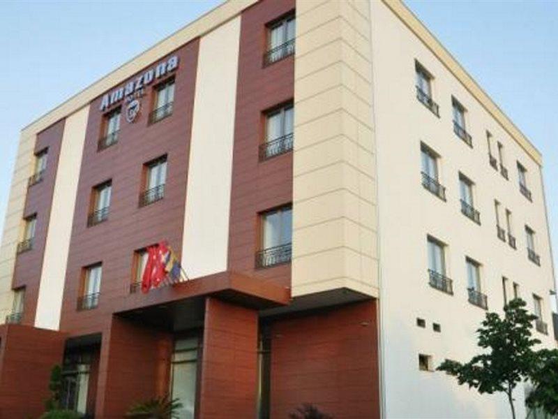 Amazona Hotel Pristina Exterior foto